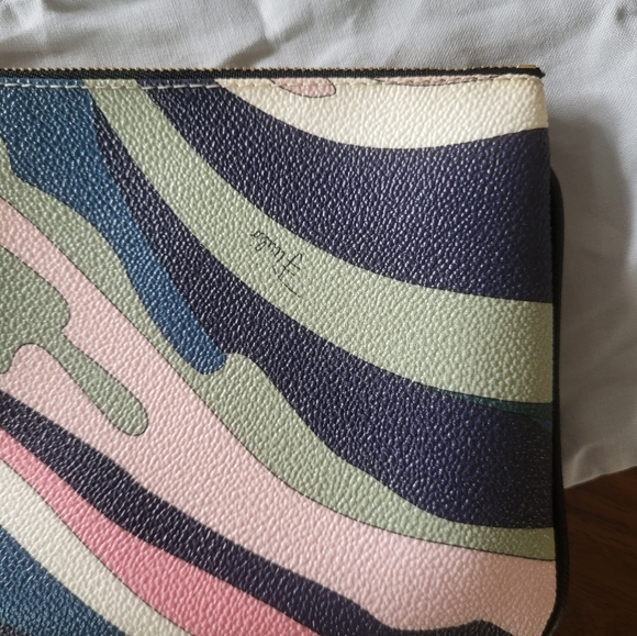 Emilio Pucci Classic Bag w/ Dustbag - Picture 8 of 10